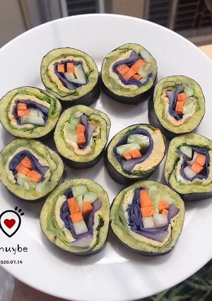 Hình của món Kimbap cuộn khoai 🌱🍠🥒🥕🍳.
