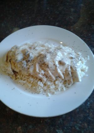 A picture of Lisa's Chicken with White Wine Sauce.