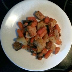 A picture of Tinklee's Baked Chicken, Potatoes and Carrots All-In-One Dish.