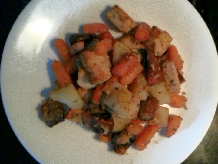Easy Steps to Make Tinklee's Baked Chicken, Potatoes and Carrots All-In-One Dish the Can Spoil the Tongue So Delicious