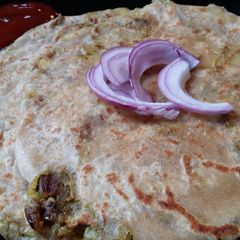 A picture of Aaloo paratha.