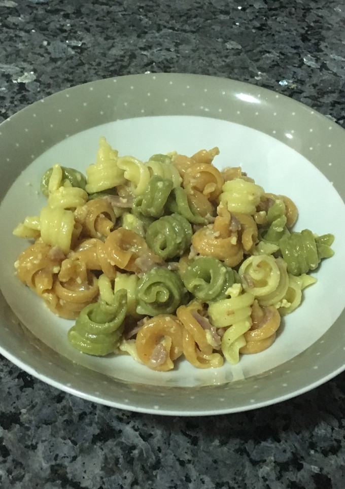 Una foto de Carbonara italiana