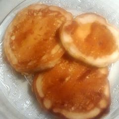 A picture of Banana & white choco chip pancakes.