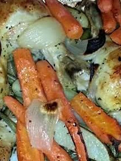 A picture of Baked Lemon Chicken & Roasted Veggies.