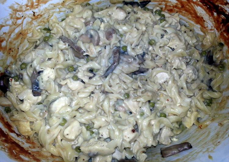 Simple Way to Prepare Super Quick Homemade easy creamy chicken pasta