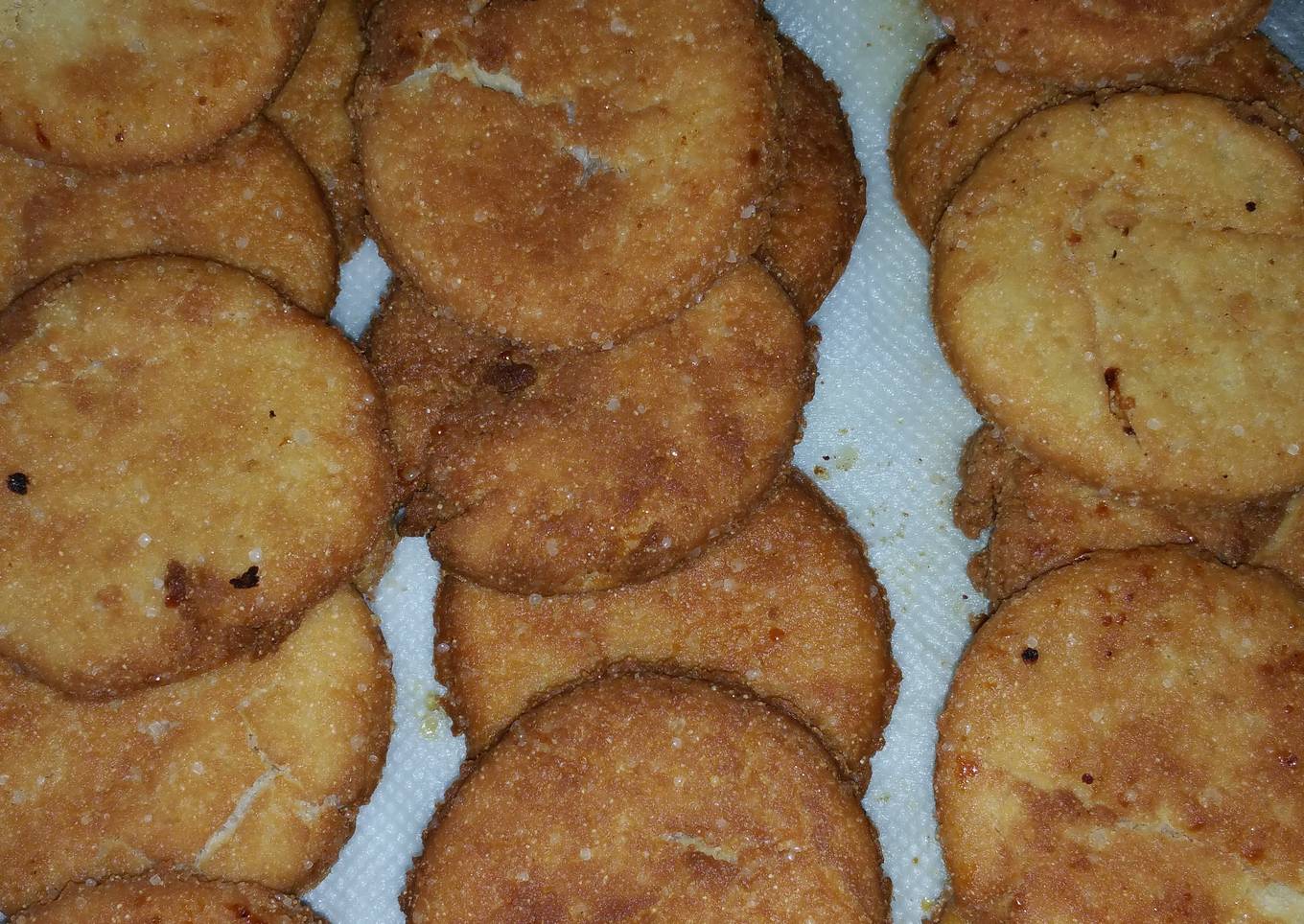 Meethi Tikyaan (Fried Cookies)