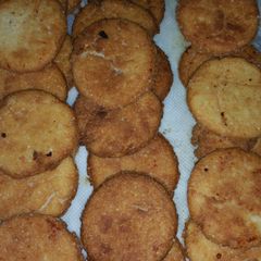 A picture of Meethi Tikyaan (Fried Cookies).
