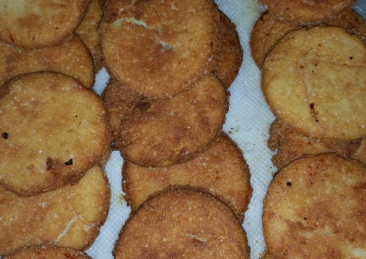 Recipe of Quick Meethi Tikyaan (Fried Cookies)