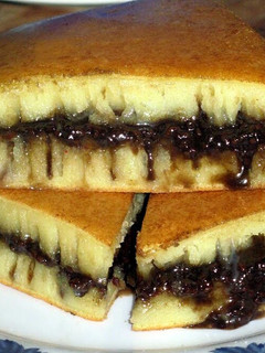A picture of Martabak Manis (Indonesian Sweet Pancake).