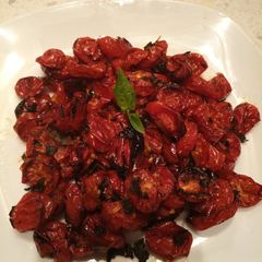 A picture of Caramelised roasted tomatoes.