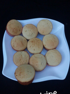 A picture of Vanilla cup cake.