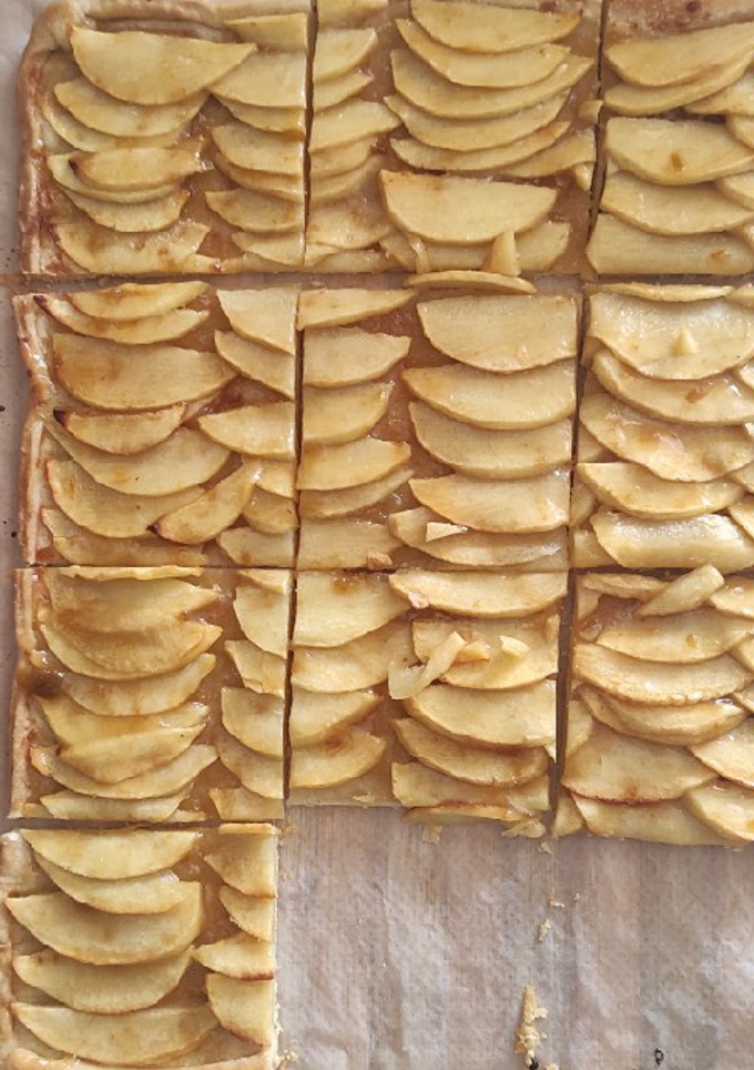 Una foto de Coca de manzana