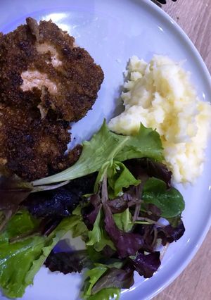 A picture of Colombia: Breaded pork cutlet.