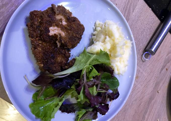 Colombia: Breaded pork cutlet