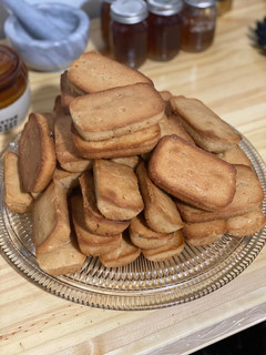 A picture of Citrus Butter Cake.