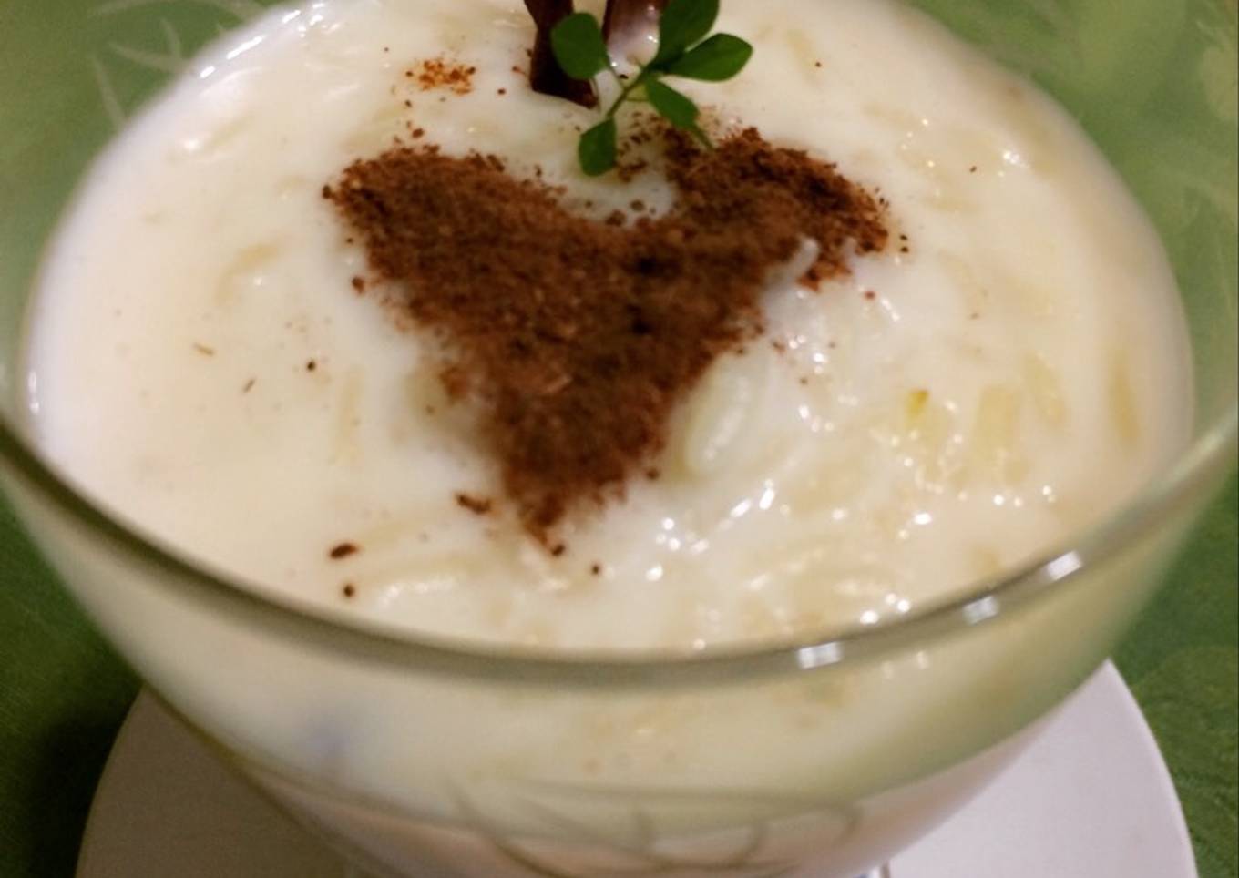 Arroz con leche canela y coco rallado