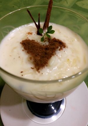 Una foto de Arroz con leche canela y coco rallado