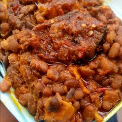 A picture of Porriage beans with fish.