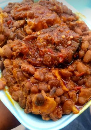 A picture of Porriage beans with fish.