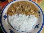 Una foto de locro chileno