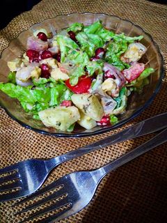 फ्रूट वेजिटेबल सलाद (Fruit vegetable salad recipe in hindi) रेसिपी मुख्य फोटो