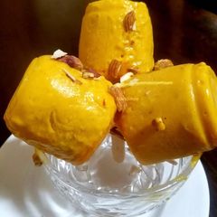 A picture of Alphonso mango kulfi.