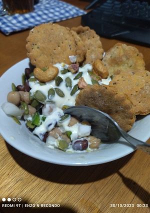 Una foto de Ensalada de legumbres y frutos secos