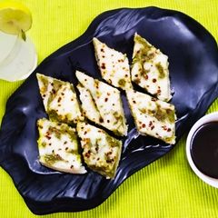 A picture of Sandwich Dhokla.
