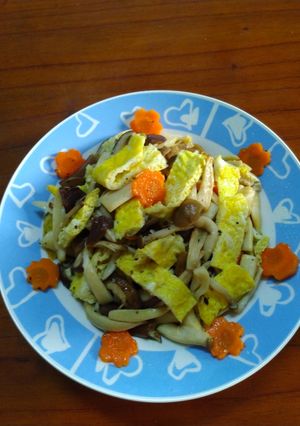 蛋片炒雙菇木耳 的食譜成品照片