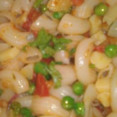 A picture of Indian style pasta.