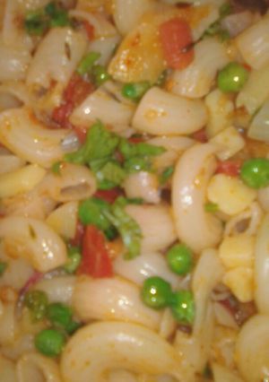 A picture of Indian style pasta.
