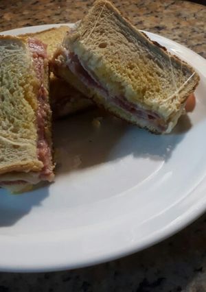 Una foto de Sándwiches calientes rápidos