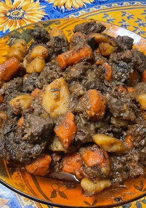 Une photo de Bœuf braisé aux carottes et pommes de terre
