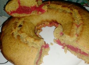 Une photo de Gâteau au yaourt marbré au chocolat noir (à la maïzena)