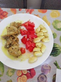 Una foto de Gnocchi y pollo al curry