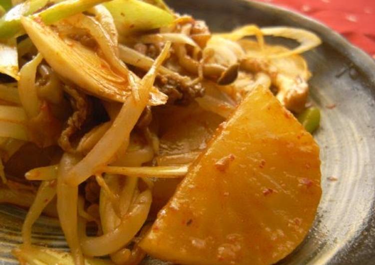 Simple Way to Prepare Homemade Stewed Kimchi with Beef and Daikon Radish