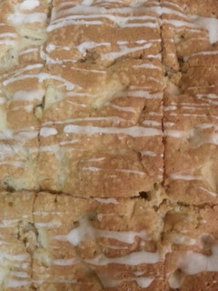 A picture of Apple Cinnamon Cake.