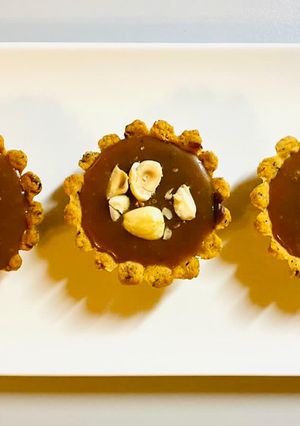 O poză a rețetei Mini tarte cu ganache de ciocolata și caramel sărat.