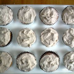 A picture of Lemon Cupcakes.