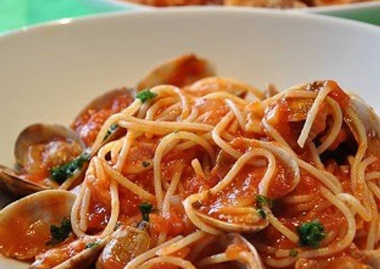 Simple Way to Make Perfect Tomato Pasta with Asari Clams and Bacon