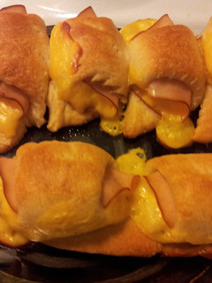A picture of Easy roll up snacks.