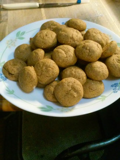 A picture of Pfeffernuse Cookies.