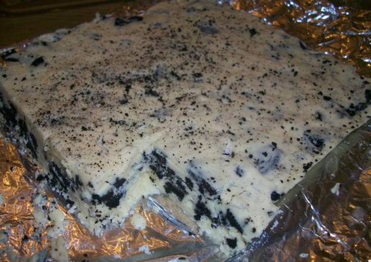 Recipe of Homemade White chocolate cookies &amp; cream fudge