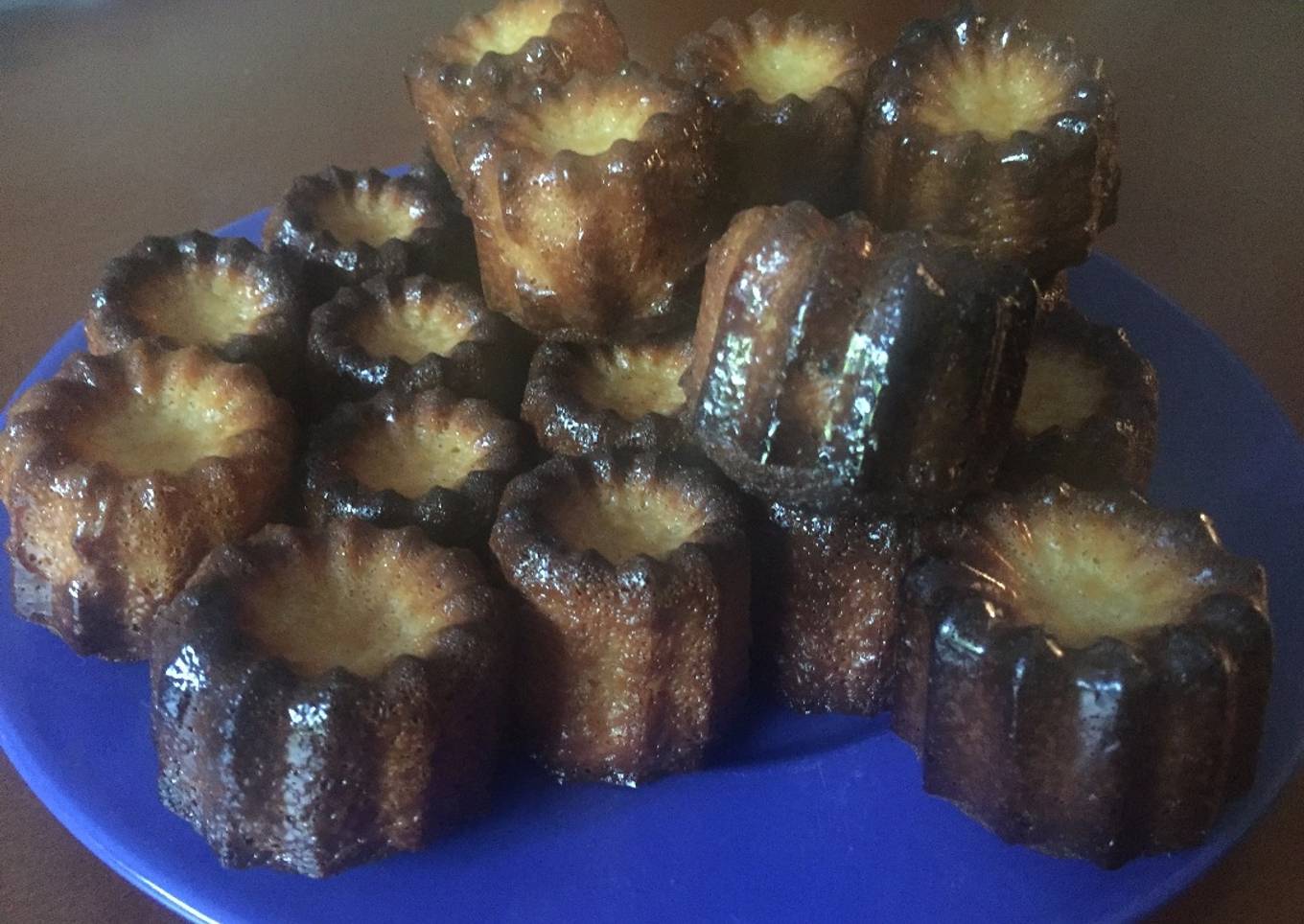 Cannelés bordelais