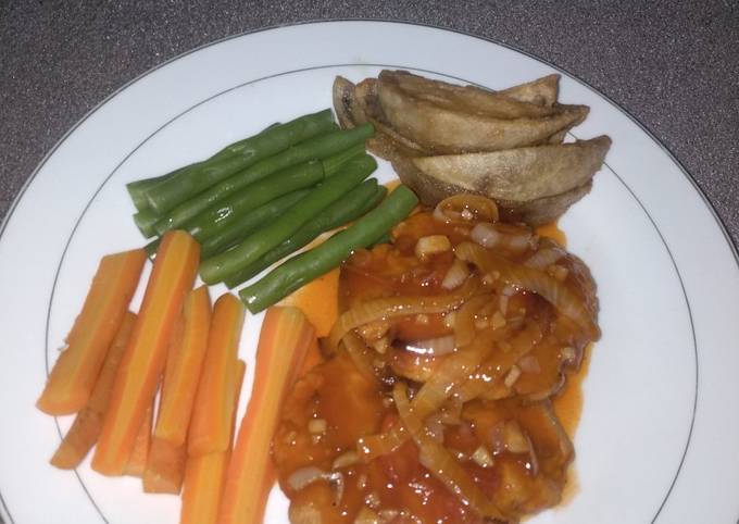 Steak tempe with potato wedges