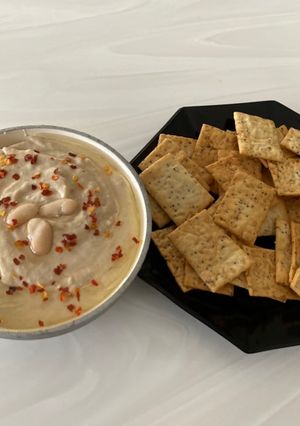 A picture of Cannellini Humus.