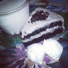 A picture of Dark Royal Blue Velvet Cake.