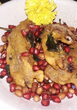 आलू, पनीर भरी हुई मिर्च (Potato,paneer stuffed chilly recipe in hindi) रेसिपी मुख्य फोटो
