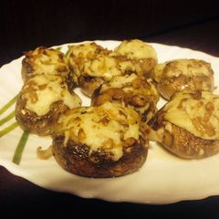 A picture of Stuffed Mushrooms !.