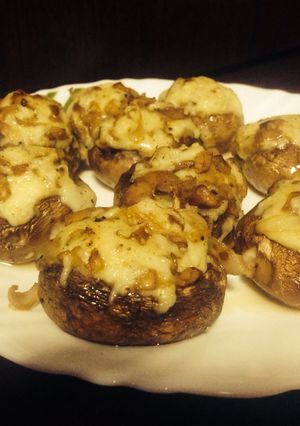 A picture of Stuffed Mushrooms !.